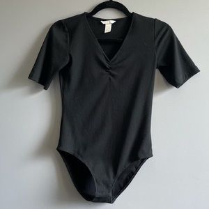 H&M Basics Ribbed V Neck Bodysuit
